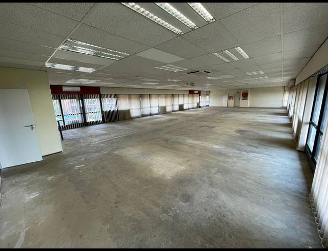 1,594M² OFFICE TO LET IN ALRODE